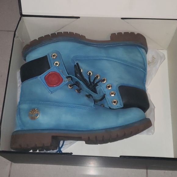 Blue Special Edition Timberlands - Picture 3 of 7